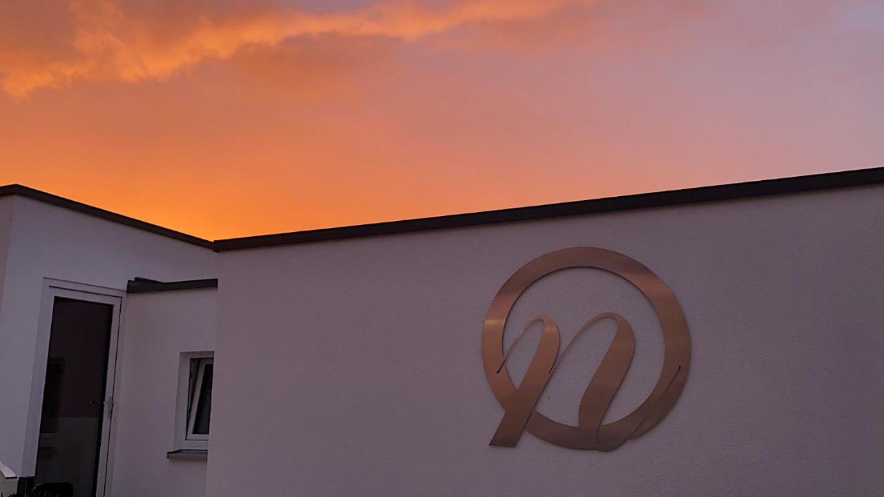 Weingut-Aparthotel Olinger Меринг Экстерьер фото