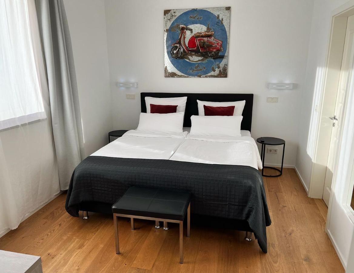 Weingut-Aparthotel Olinger Меринг Номер фото