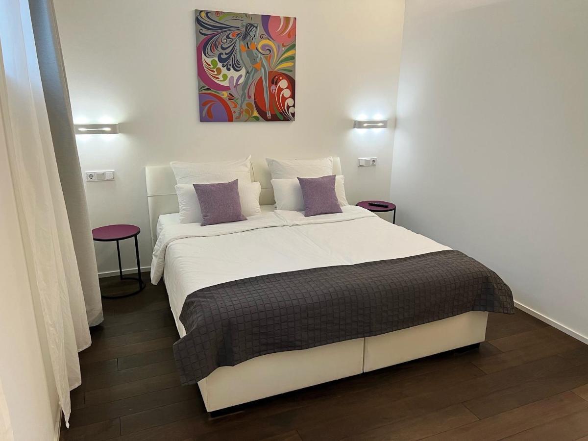 Weingut-Aparthotel Olinger Меринг Экстерьер фото