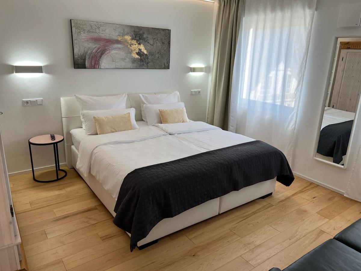 Weingut-Aparthotel Olinger Меринг Экстерьер фото