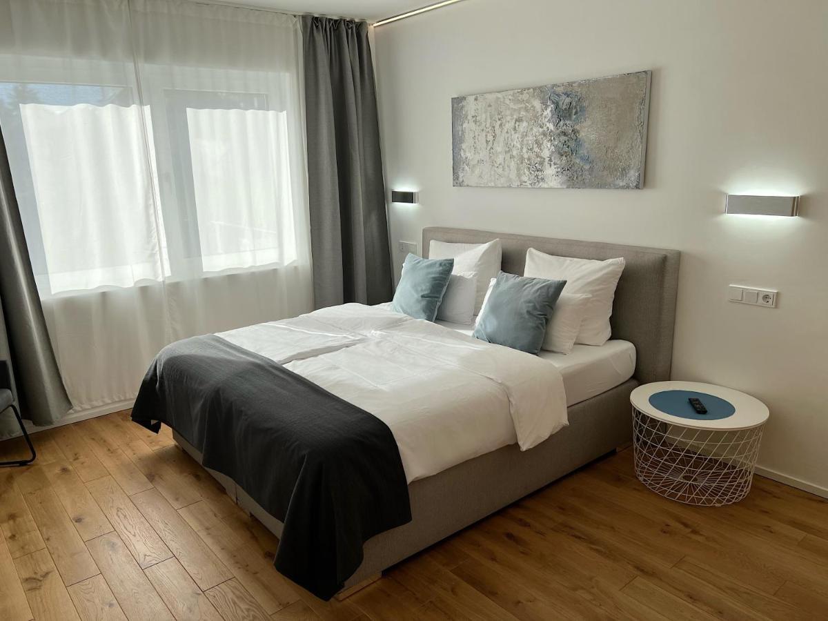 Weingut-Aparthotel Olinger Меринг Экстерьер фото