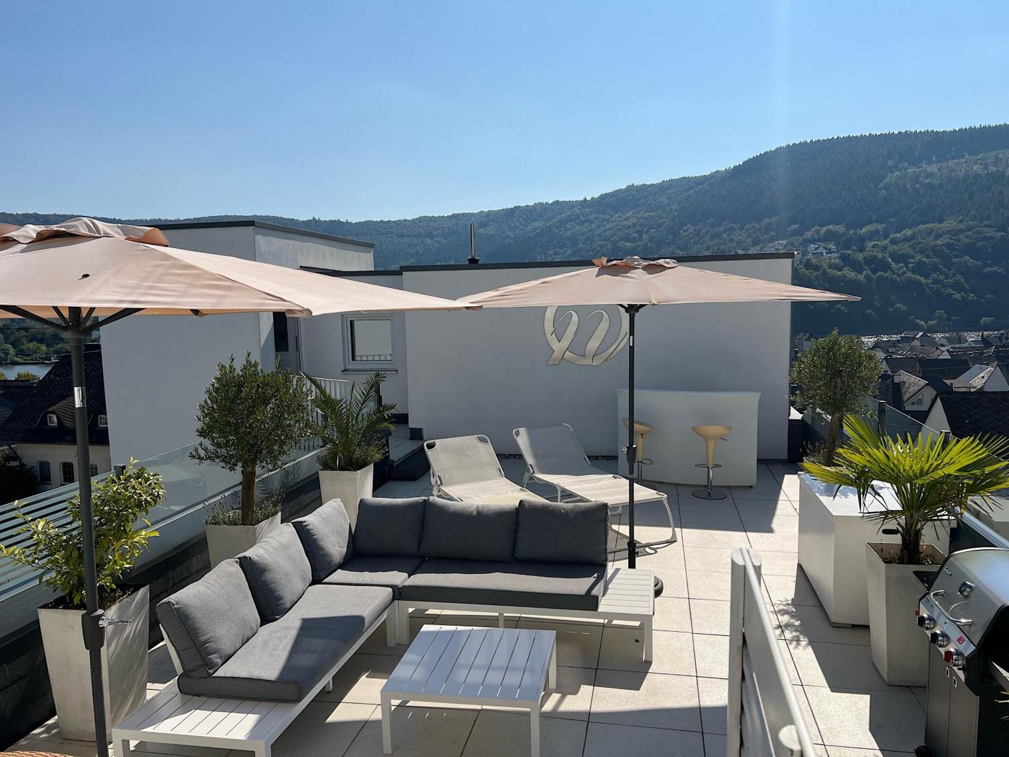 Weingut-Aparthotel Olinger Меринг Экстерьер фото