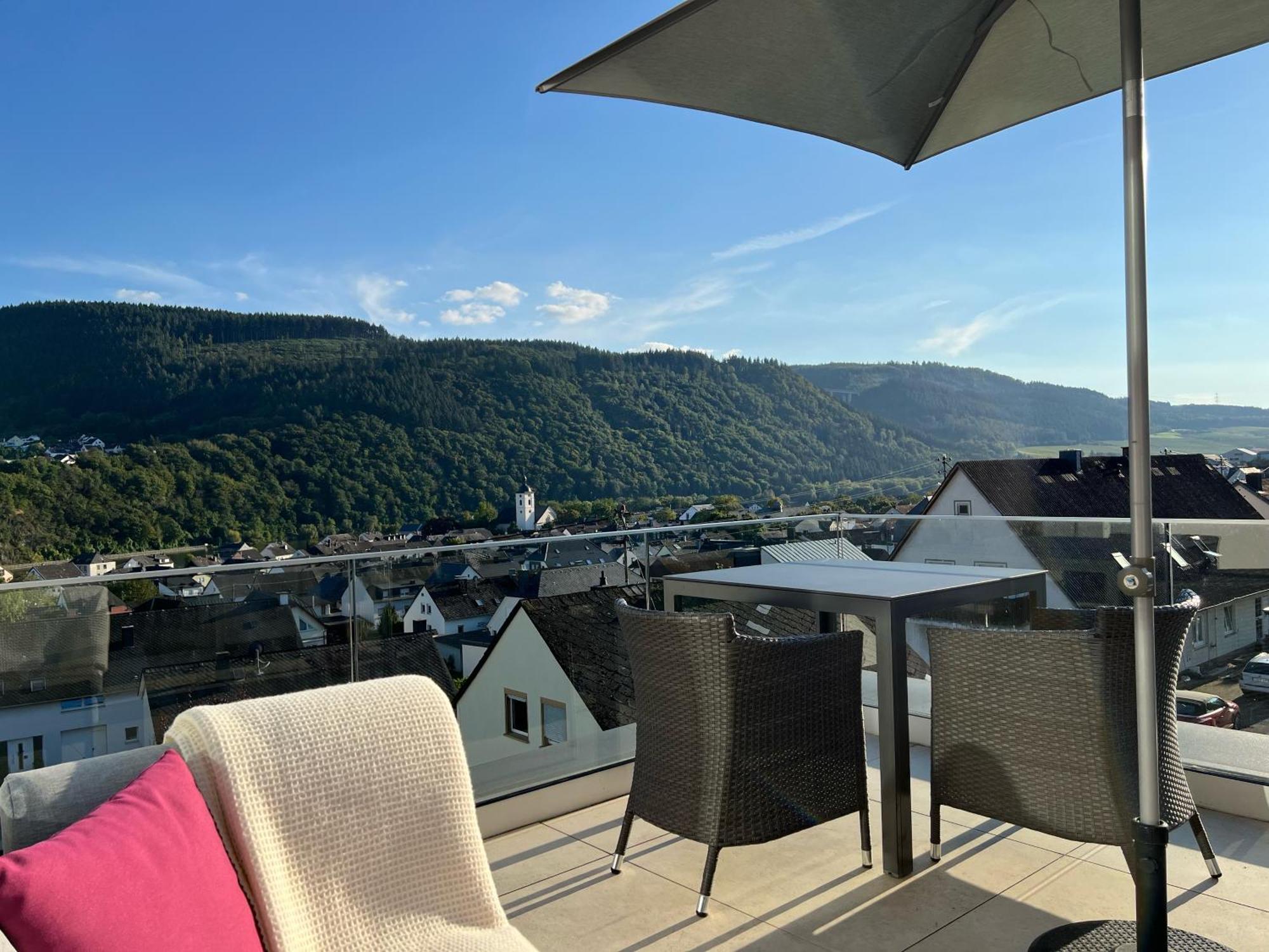 Weingut-Aparthotel Olinger Меринг Номер фото