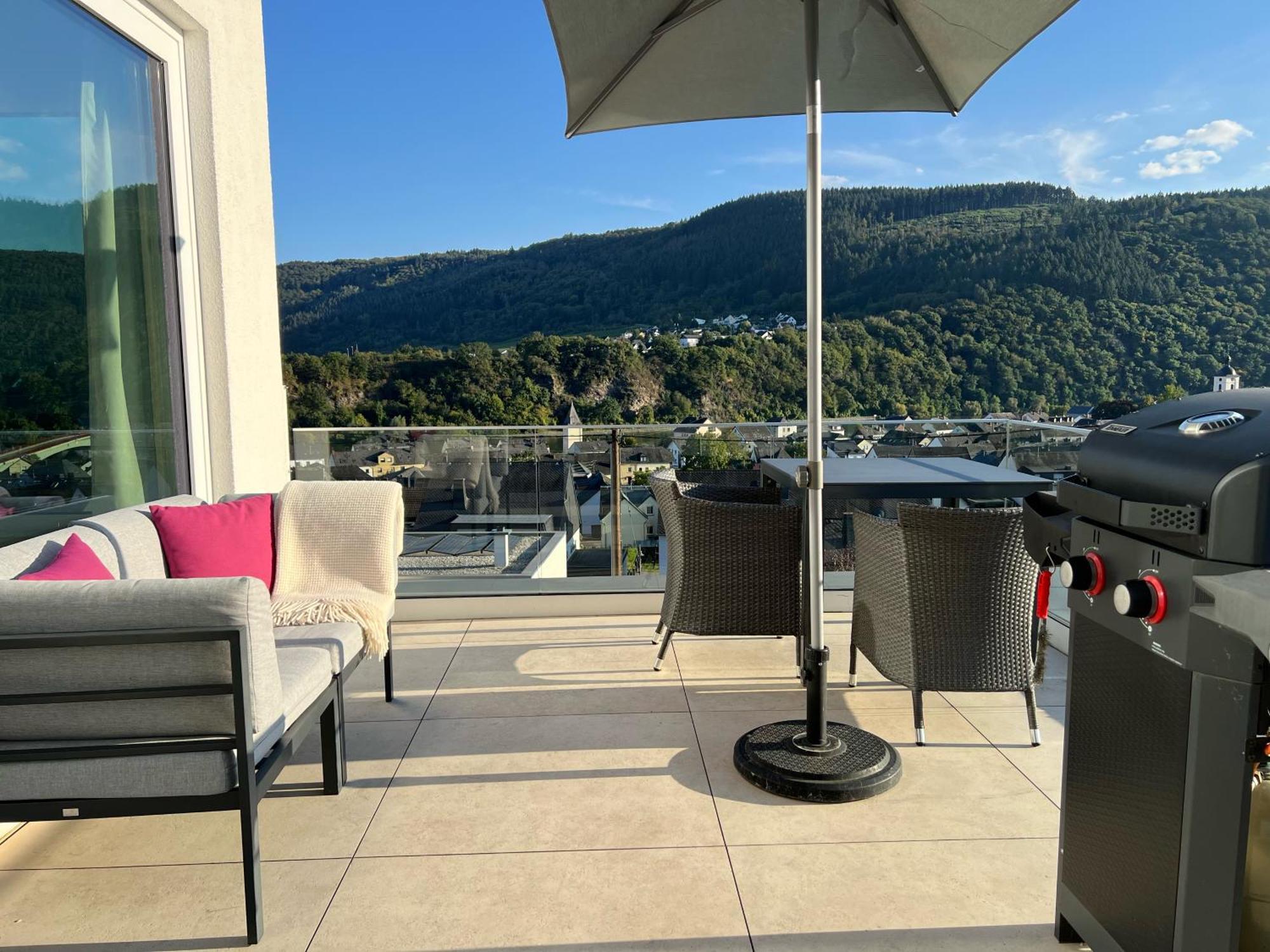 Weingut-Aparthotel Olinger Меринг Экстерьер фото
