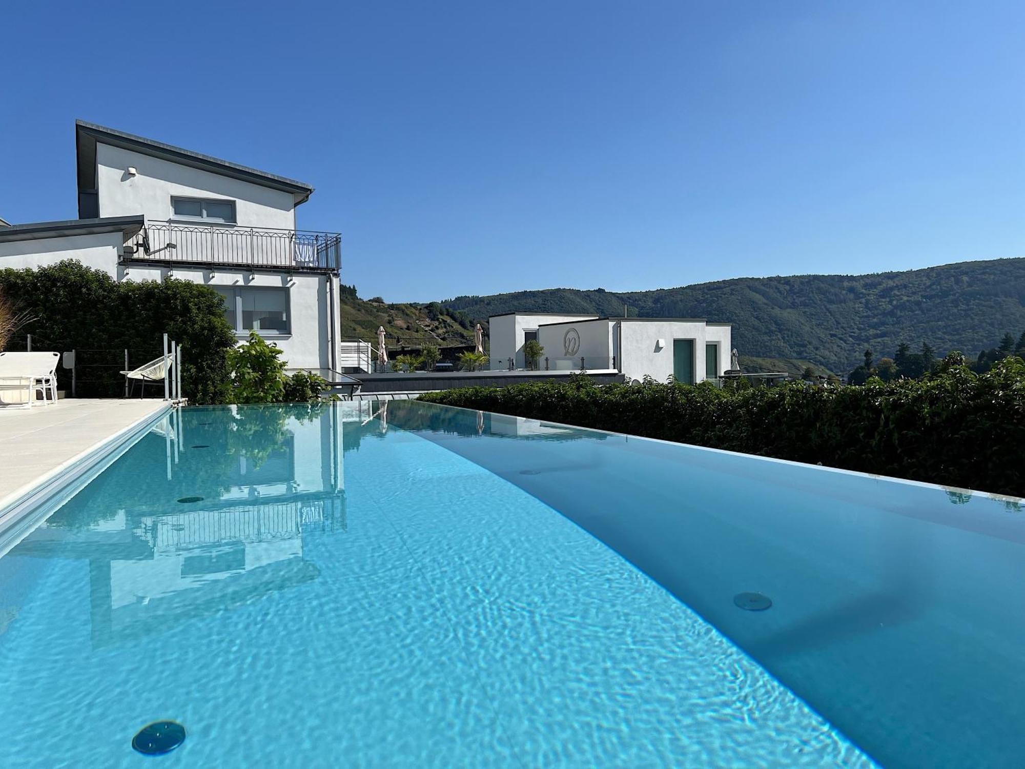 Weingut-Aparthotel Olinger Меринг Экстерьер фото